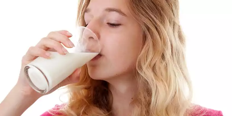 Mơ thấy uống sữa